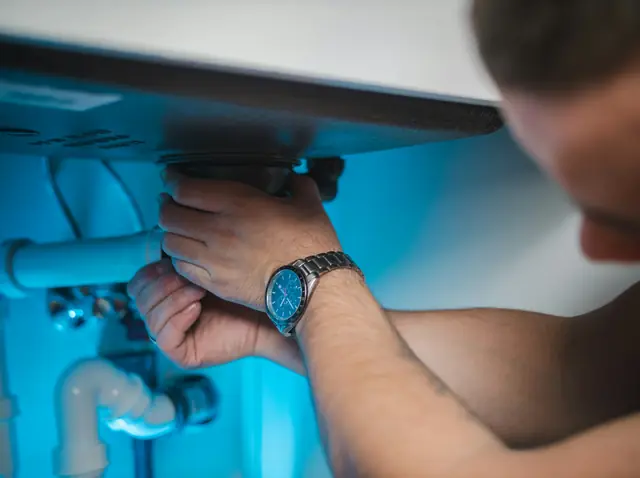 Illustratie bij riool verstopt in kerkdriel: van wie is welk stuk leiding?